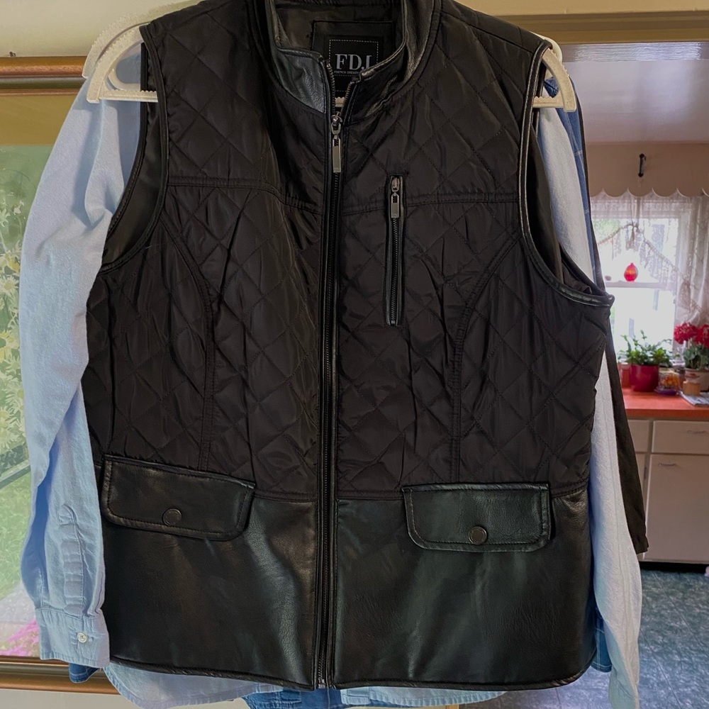 FDJ Black vest